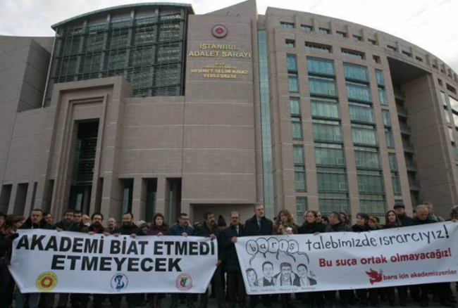 Barış Akademisyenlerini Yalnızlaştırmak