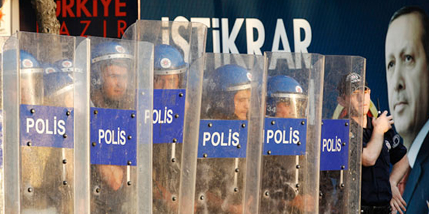 Türkiye Toplumu: Bir Soru İşareti