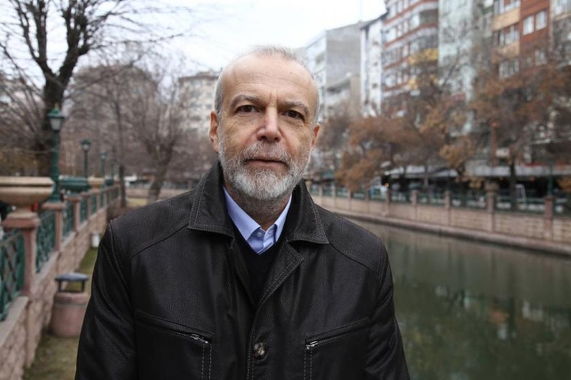 "Toplumsal Dinamikleri Psikopatolojik Kavramlarla Anlamaya Çalışmak Önemli Yanılgılara Yol Açar"