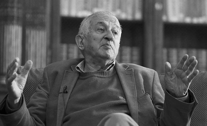 Sürgünler, Memleketinde Sürgün Olanlar ve Para ile İmtihanları