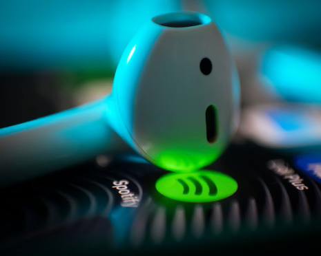 Fonogramdan Platforma: Algoritmaların Kıskacında Müzik